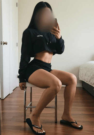 Sample Tinder-style photo with feet clearly visible